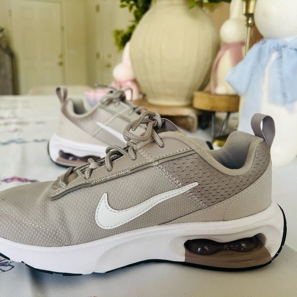 Nike AirMax Sz 5.5 - Picture 10 of 11